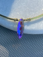 Collier Torque en laiton-Pendentif verre facette violet/bleu