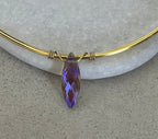 Collier Torque en laiton-Pendentif verre facette violet/bleu
