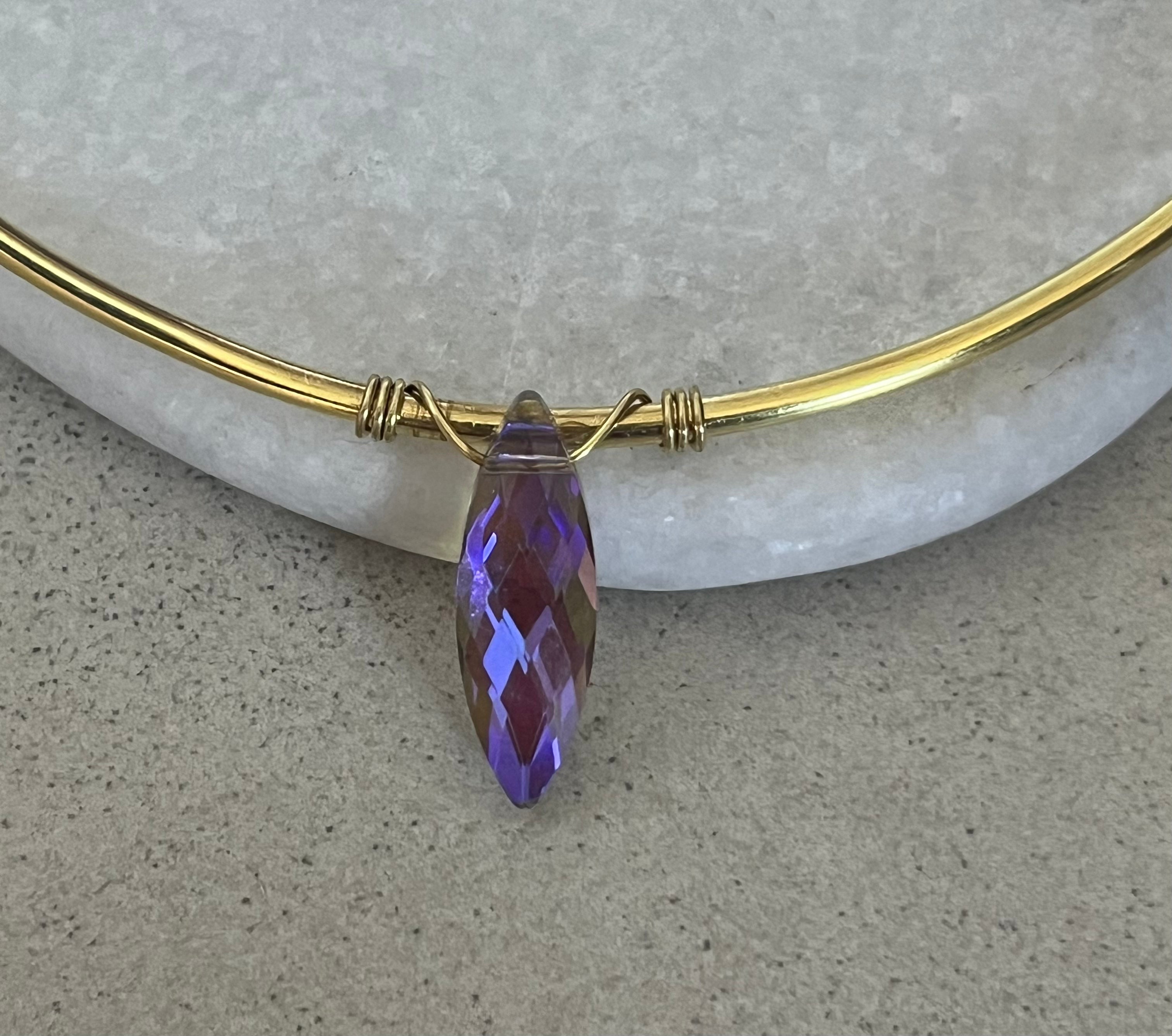 Collier Torque en laiton-Pendentif verre facette violet/bleu