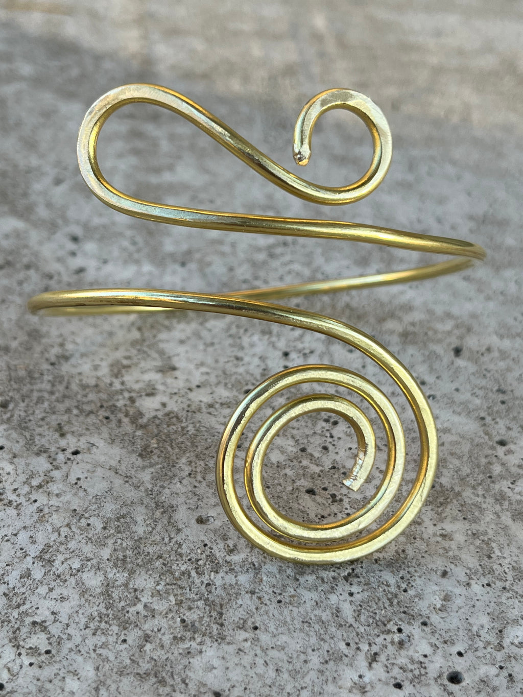 Bracelet de bras, armcuff en laiton ajustable style serpent égyptien "Naja",