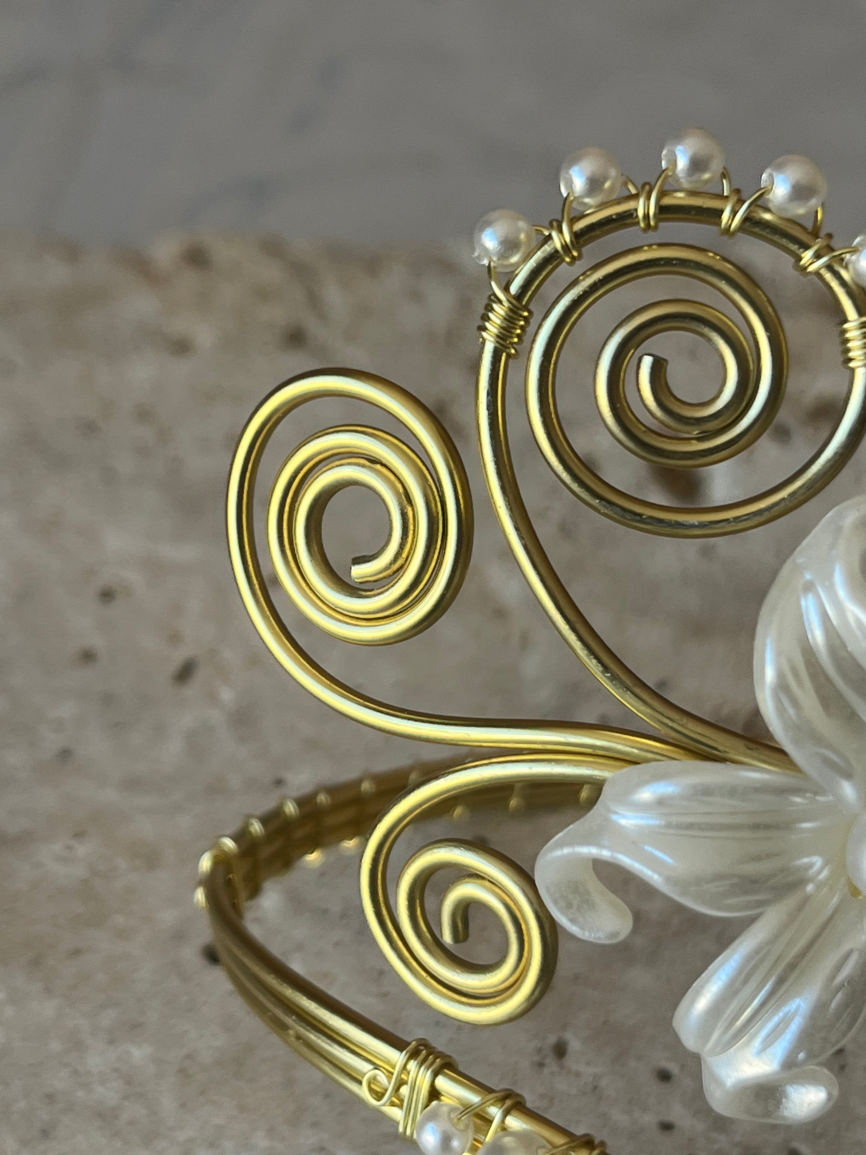 Bracelet de bras, armcuff, inoxydable, ajustable, "Fleur du Nil"