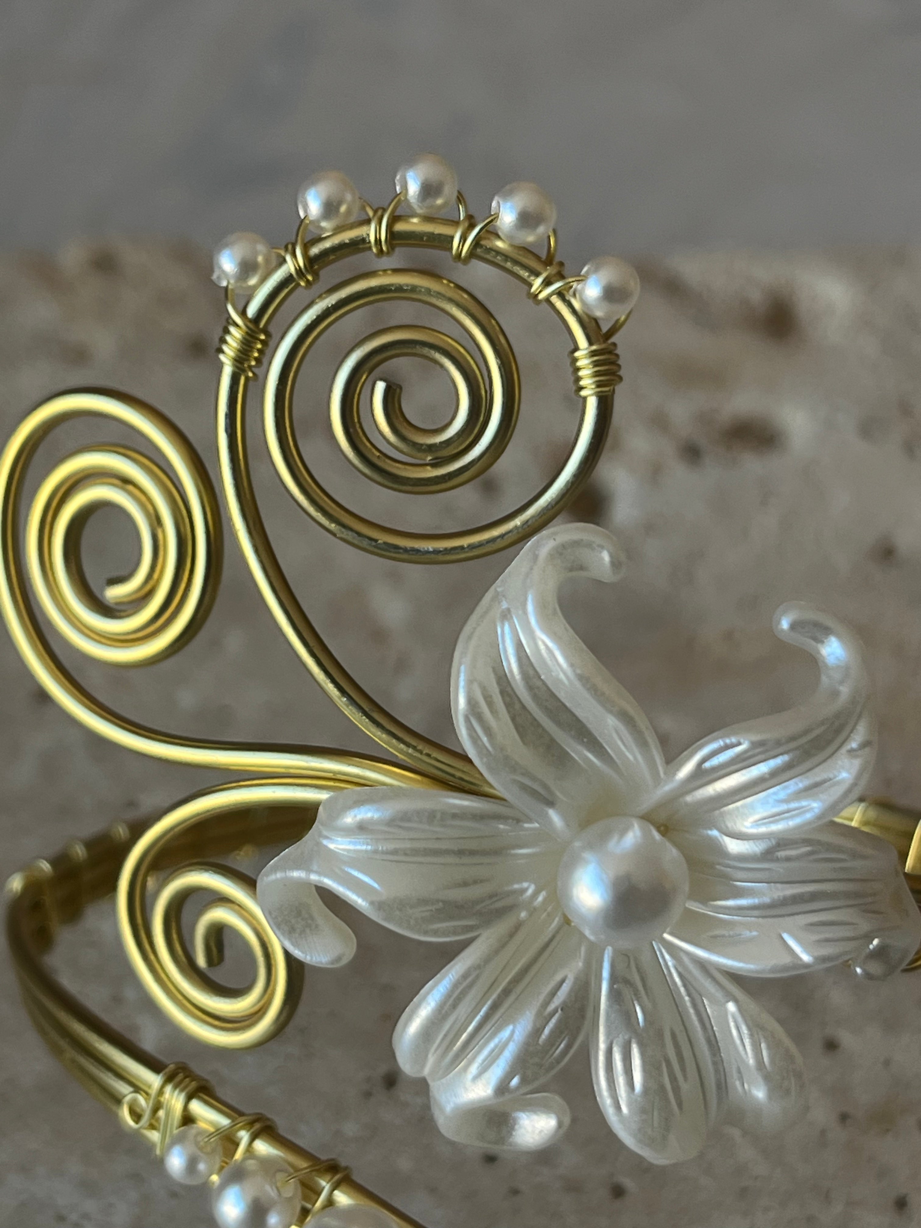 Bracelet de bras, armcuff, inoxydable, ajustable, "Fleur du Nil"