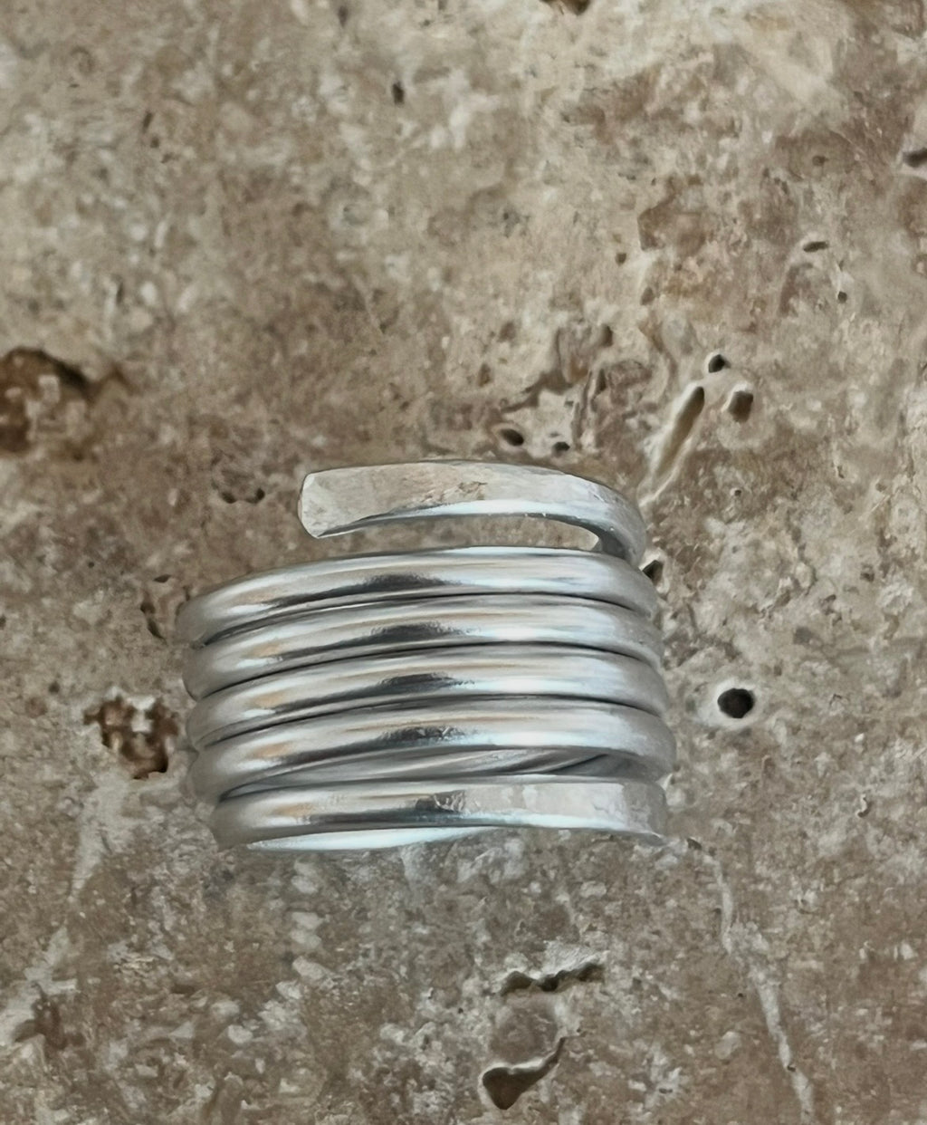 Bague ajustable inoxydable tendance " Ressort"