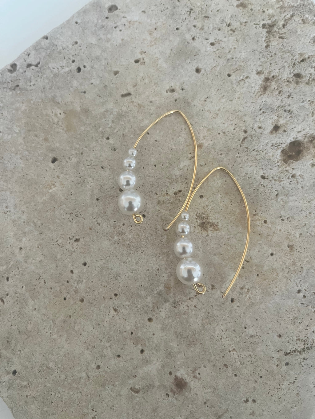 Boucles d'oreilles pendantes de mariée, inoxydables, perles nacrées, "Perla"