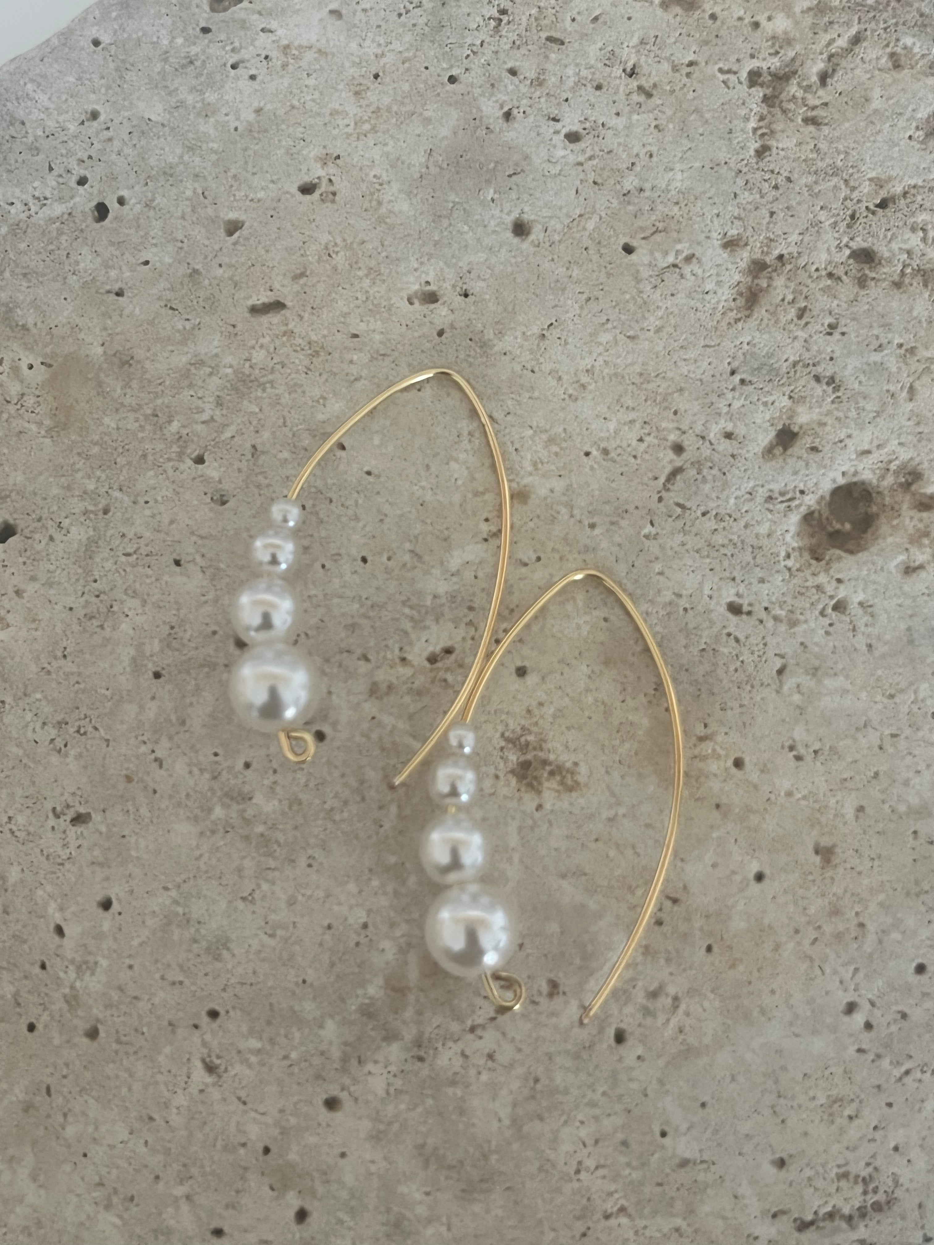 Boucles d'oreilles pendantes de mariée, inoxydables, perles nacrées, "Perla"