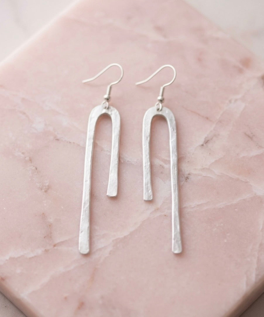 Boucles d'oreilles pendantes martelé, inoxydable ,"Minima"
