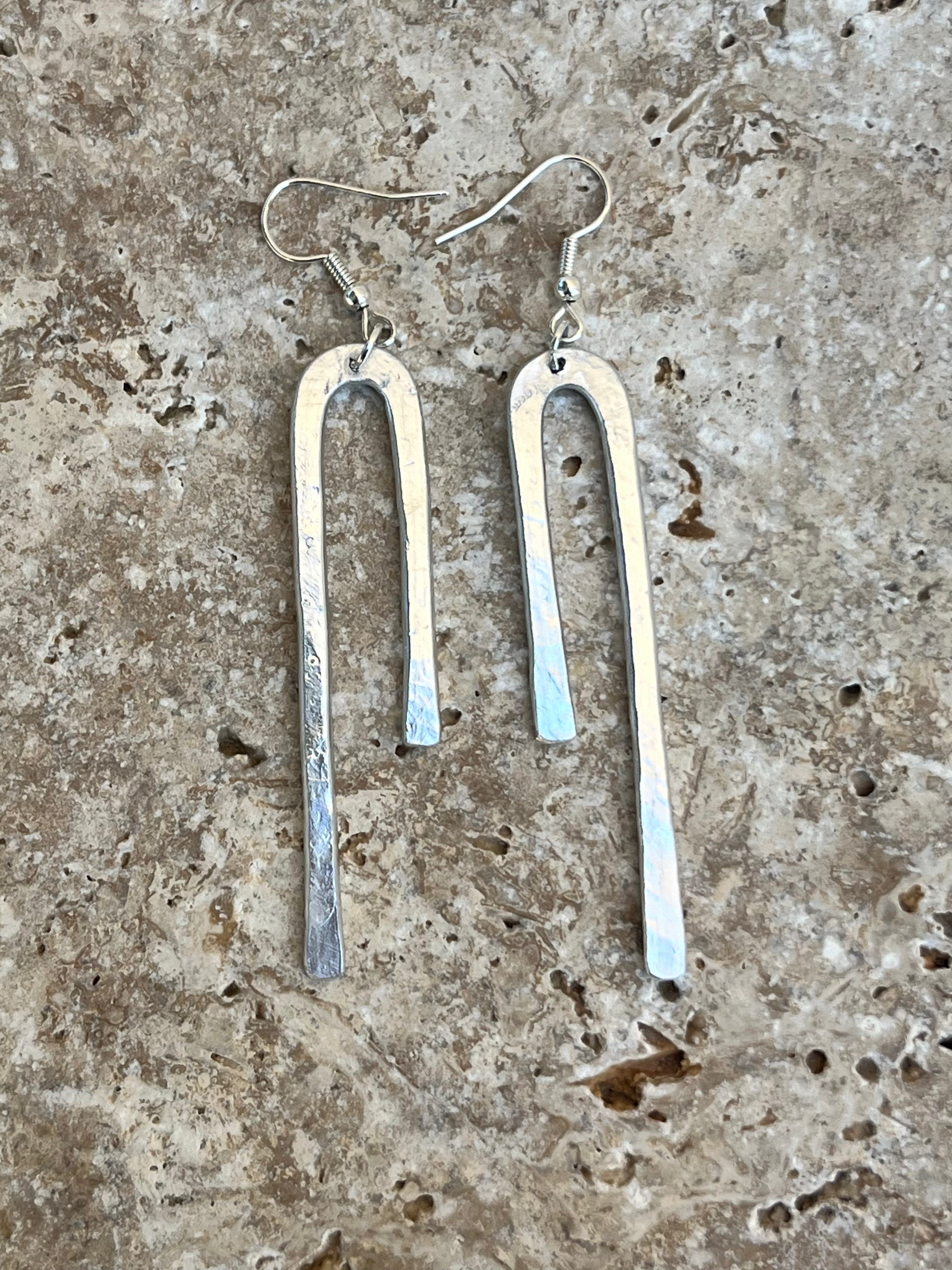 Boucles d'oreilles pendantes martelé, inoxydable ,"Minima"