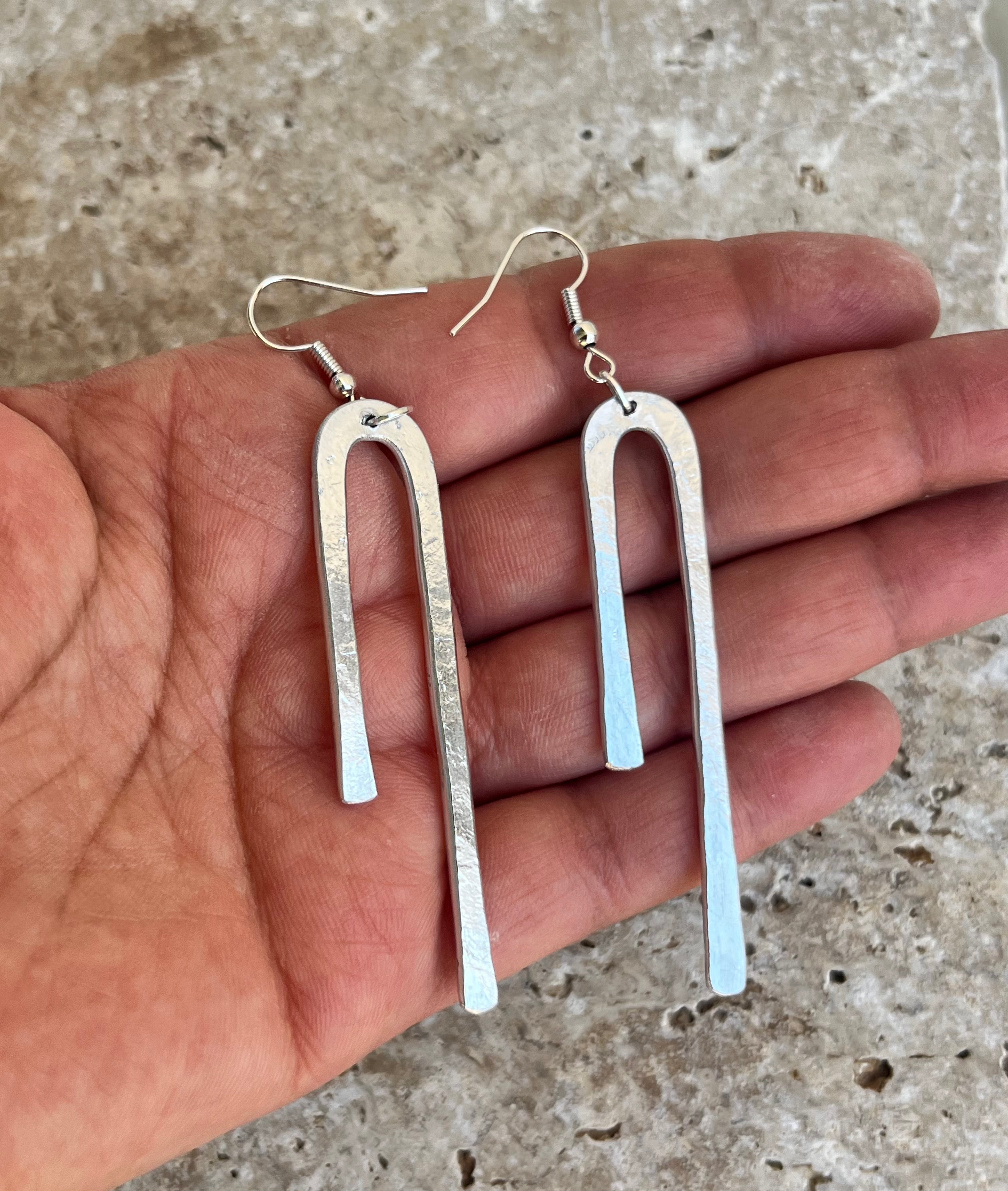 Boucles d'oreilles pendantes martelé, inoxydable ,"Minima"
