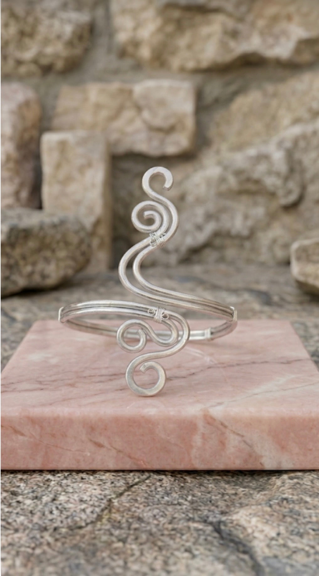 Bracelet manchette "Volute", ajustable, inoxydable