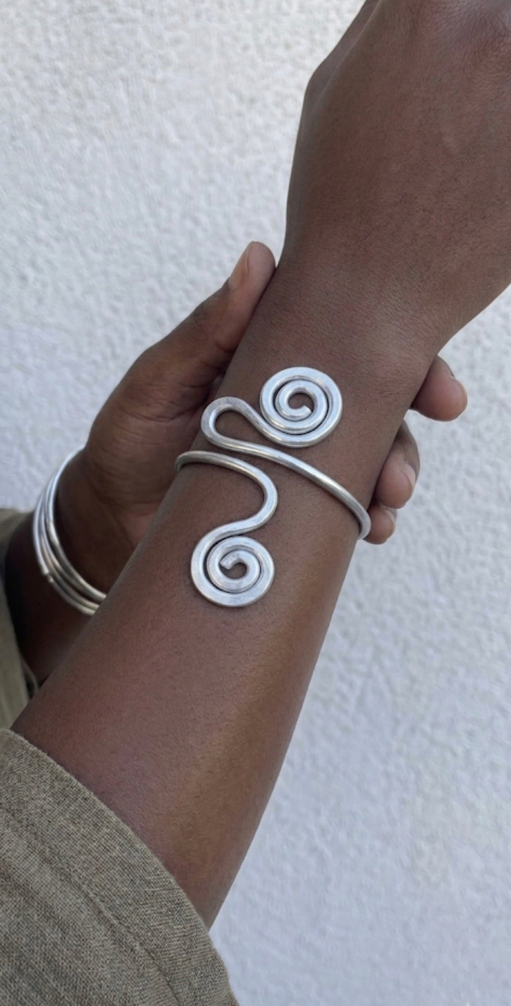 Bracelet manchette "Odysée", inoxydable, ajustable.