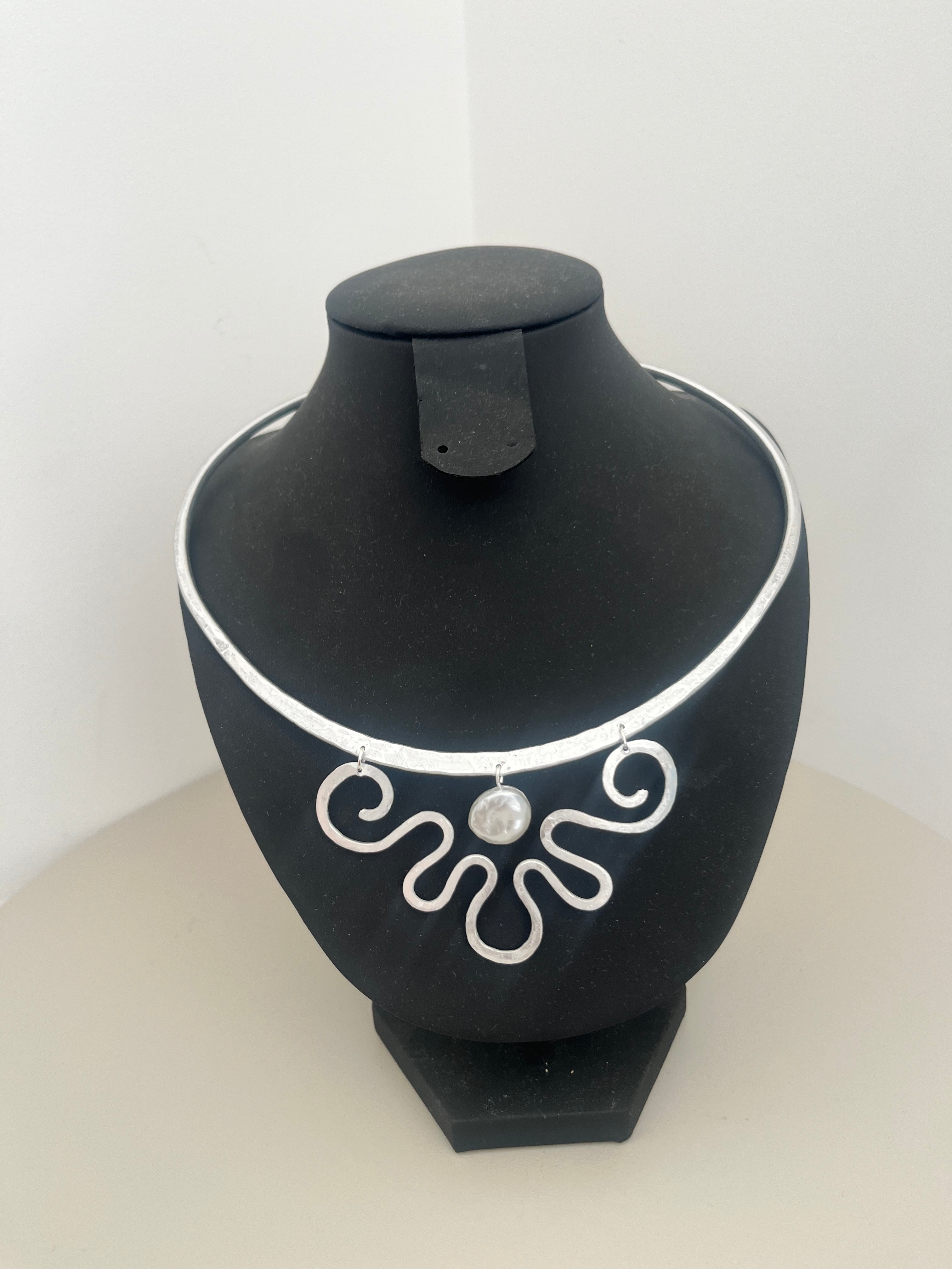 Collier torque, ras de cou inoxydable, "Liberta"