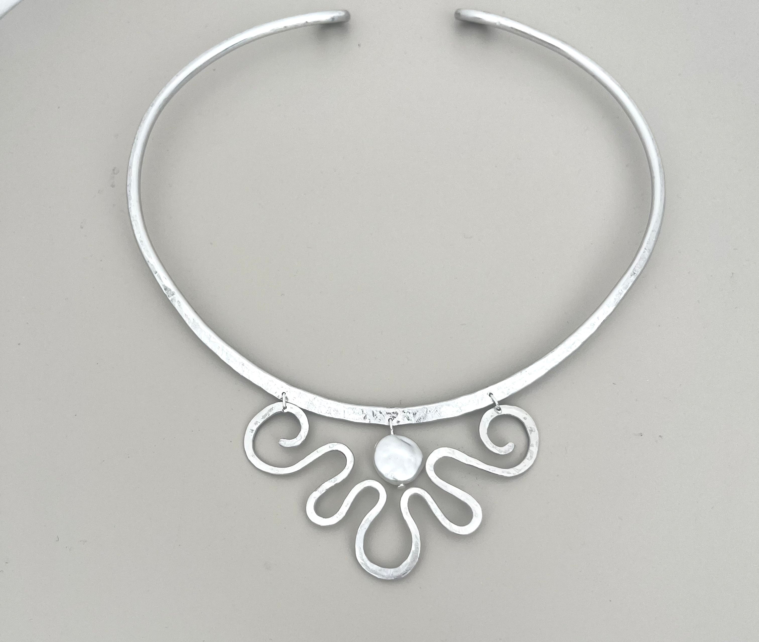 Collier torque, ras de cou inoxydable, "Liberta"