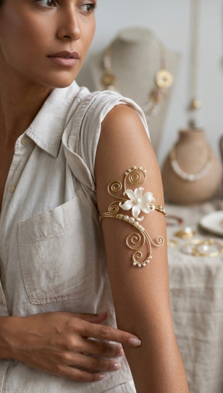 Bracelet de bras, armcuff, inoxydable, ajustable, "Fleur du Nil"