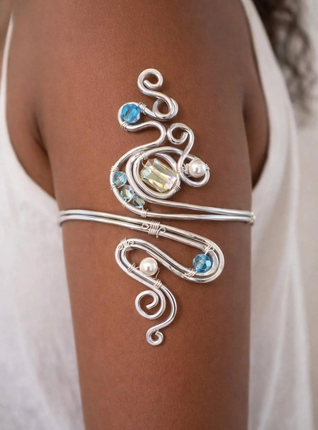 Upper arm bracelet