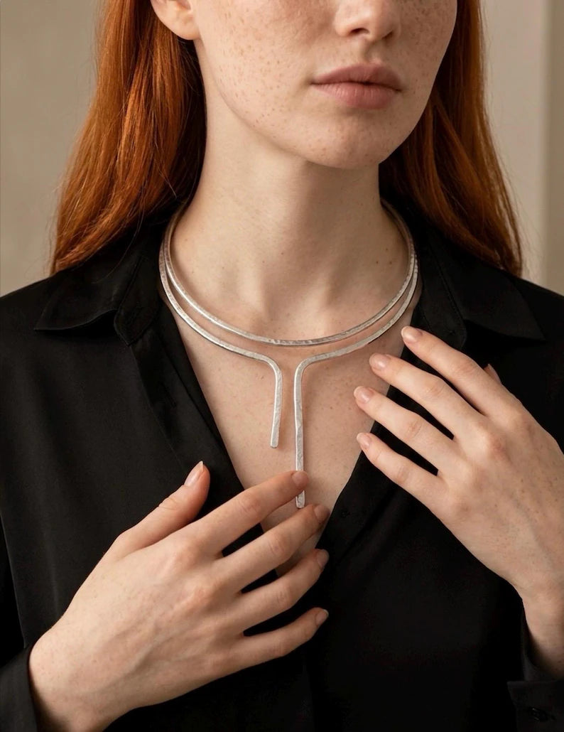 Collier minimaliste inoxydable , ajustable, "Torque"