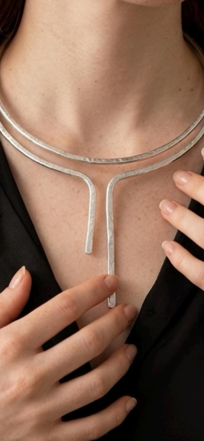 Collier minimaliste inoxydable , ajustable, "Torque"